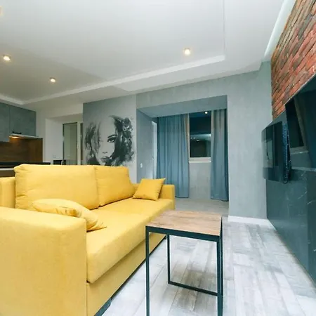 7 Вулиця Саксаганського Apartment Kyiv Exterior photo