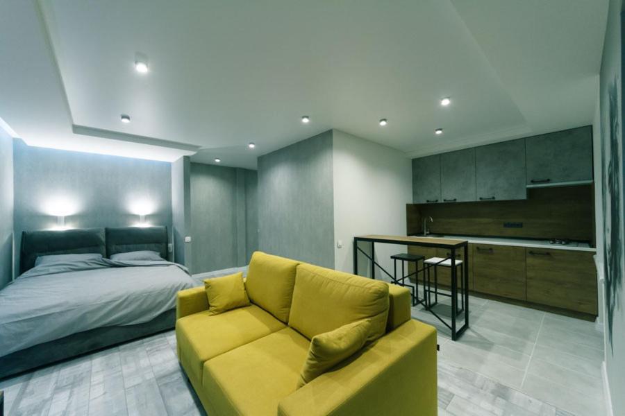 7 вулиця саксаганського Apartment Kyiv